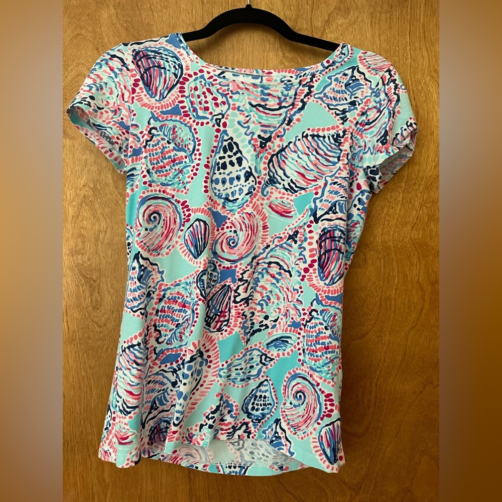 Lilly Pulitzer t shirt